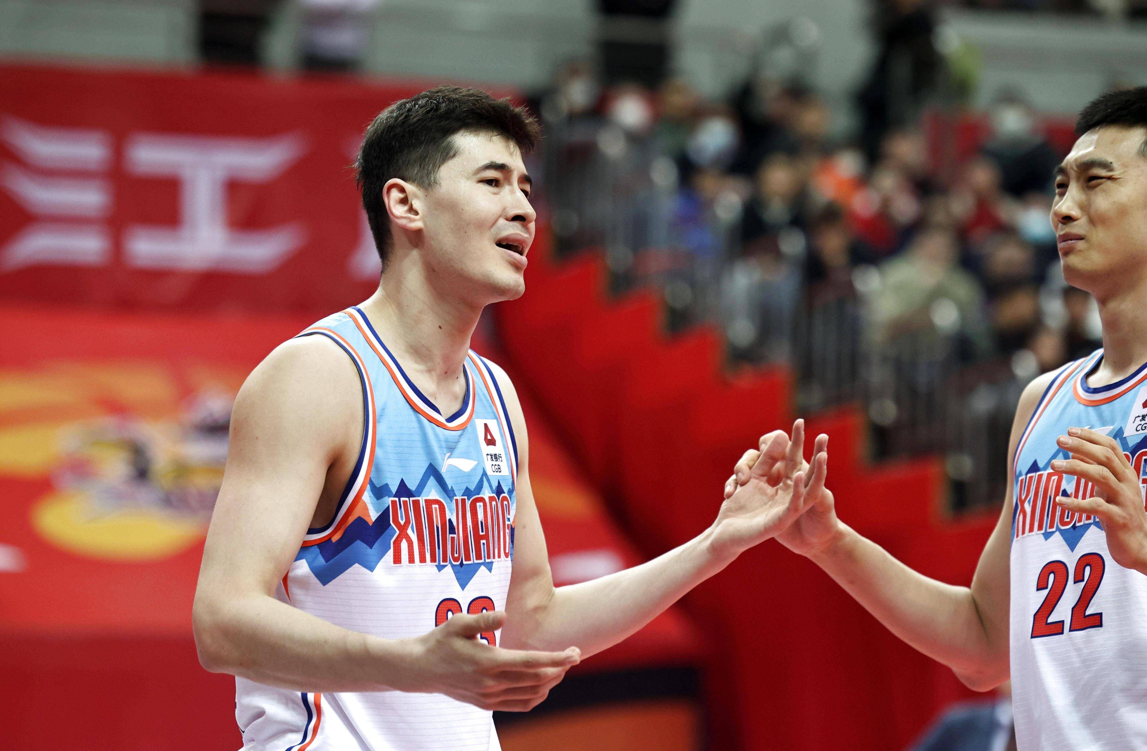 集结日山东男篮备战德国杯，队长鼓劲细节曝光，信心回归，轮换策略成焦点(巨炮大将军哥的岳父)-9体育